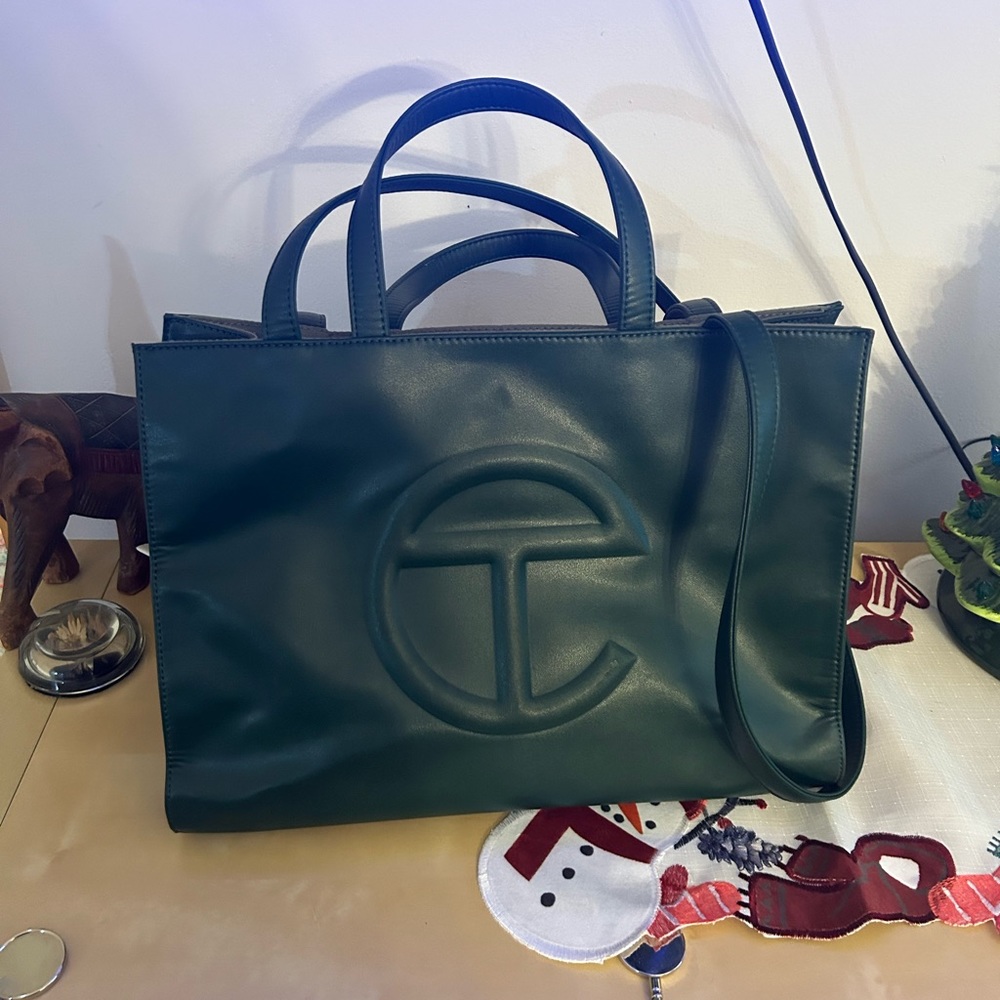 Medium telfar bag